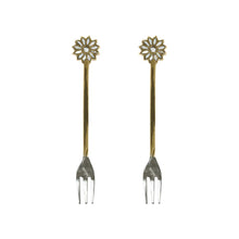 Load image into Gallery viewer, Cake Forks Daisy Pearl Set