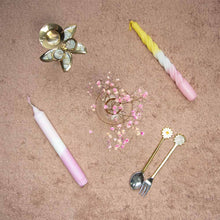 Load image into Gallery viewer, Cake Forks Daisy Pearl Set