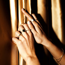 Load image into Gallery viewer, Oval Souvenir Ring Ivory