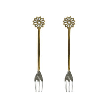 Load image into Gallery viewer, Cake Forks Daisy Pearl Set
