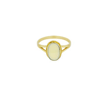 Load image into Gallery viewer, Oval Souvenir ring Ivory in Gold
